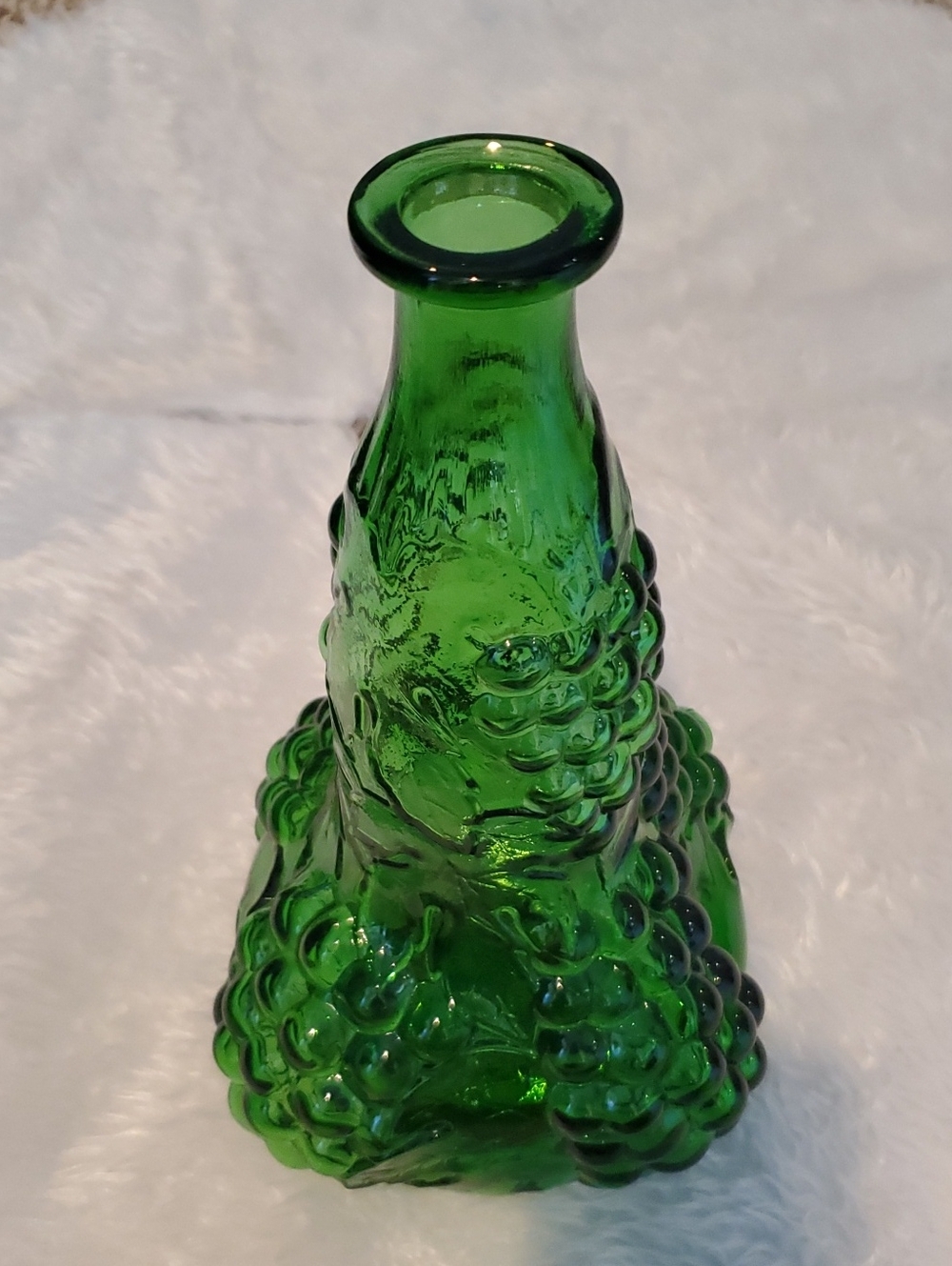 Vintage-Style Green Glass Decorative Vase
